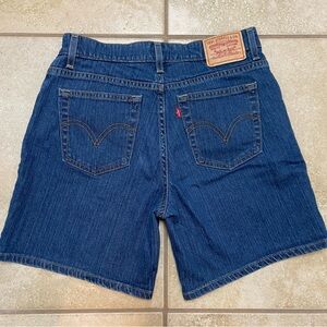Women’s Levi’s 550 Relaxed Shorts Sizs 10 NEW